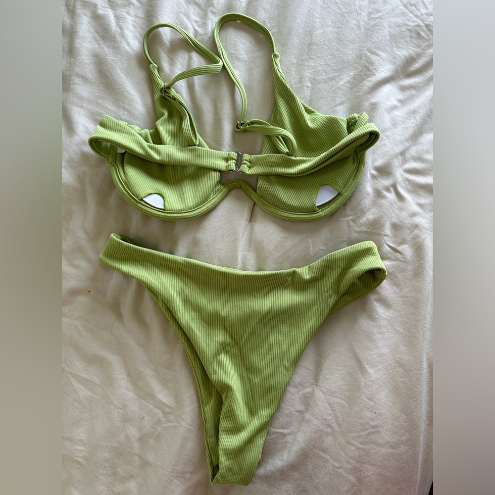 Amazon Ribbed Underwire Swimsuit Bikini - Picture 4 of 7